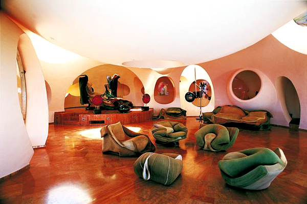 AD Classics: Palais Bulles / Antti Lovag