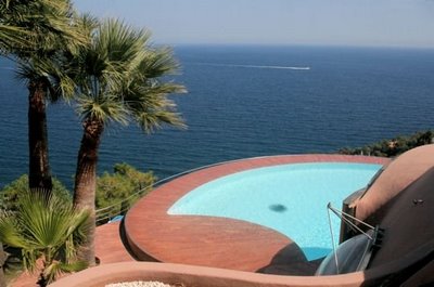 AD Classics: Palais Bulles / Antti Lovag