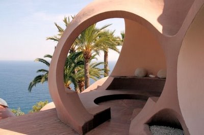 AD Classics: Palais Bulles / Antti Lovag