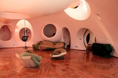 AD Classics: Palais Bulles / Antti Lovag