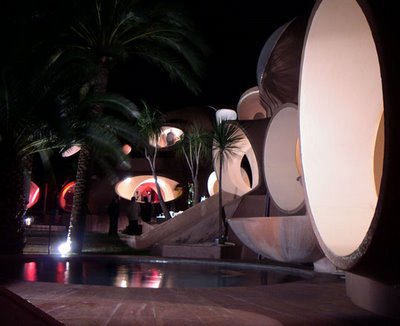 AD Classics: Palais Bulles / Antti Lovag