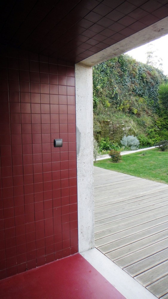Garage & Garden Facilities / Nuno Castro