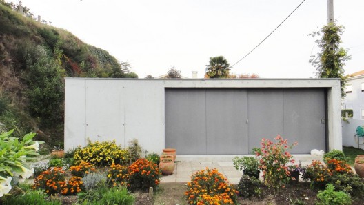 Garage & Garden Facilities / Nuno Castro