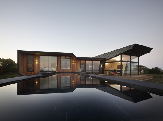 Beached House / BKK Architects