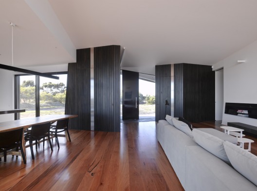 Beached House / BKK Architects
