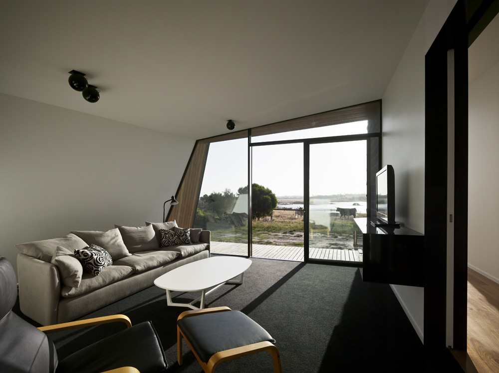 Beached House / BKK Architects