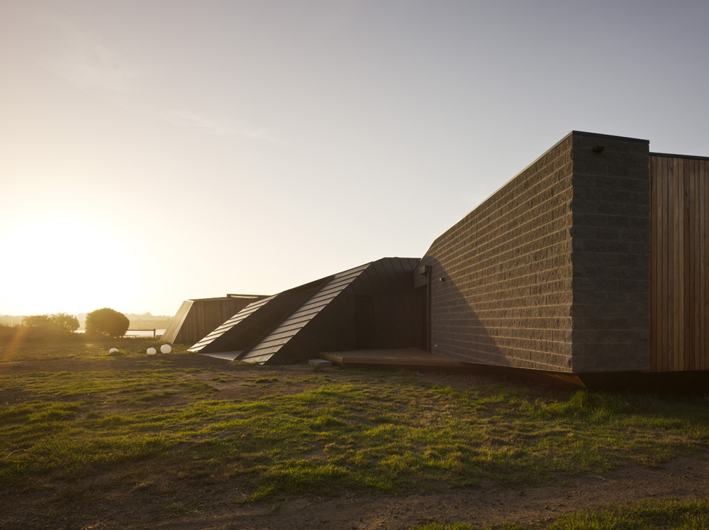 Beached House / BKK Architects