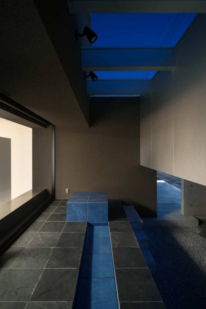 Gable House / FORM | Kouichi Kimura