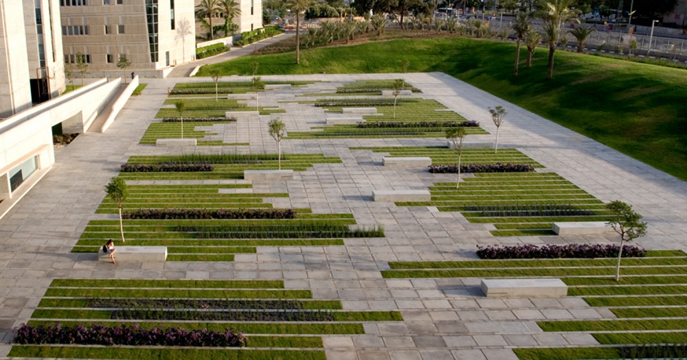 BGU University Entrance Square & Art Gallery / Chyutin Architects