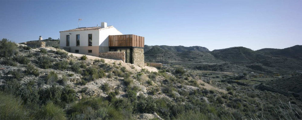 Casa Ruiz / Momo Estudio