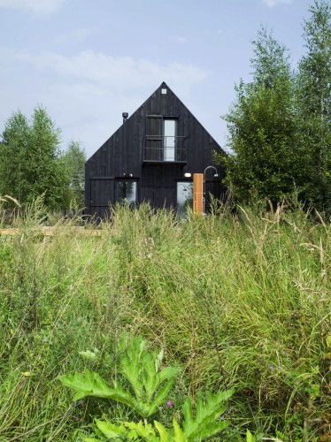 VolgaDacha House / Buro Bernaskoni