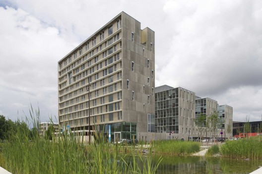 Housing For Residétapes / TRIPODE