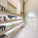 Ahava Beauty Capsule / Minusplus © Barnabás Imre