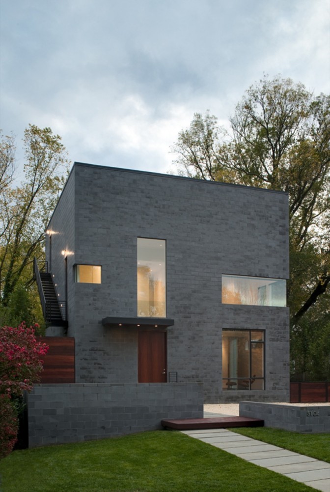 Hampden Lane House / Robert Gurney Architect