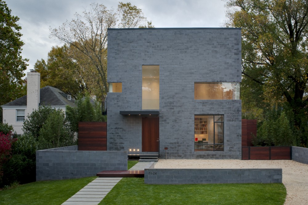 Hampden Lane House / Robert Gurney Architect