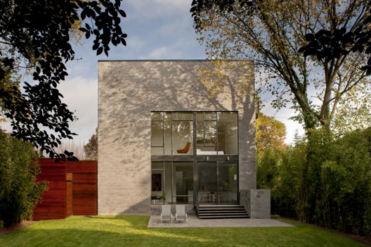 Hampden Lane House / Robert Gurney Architect