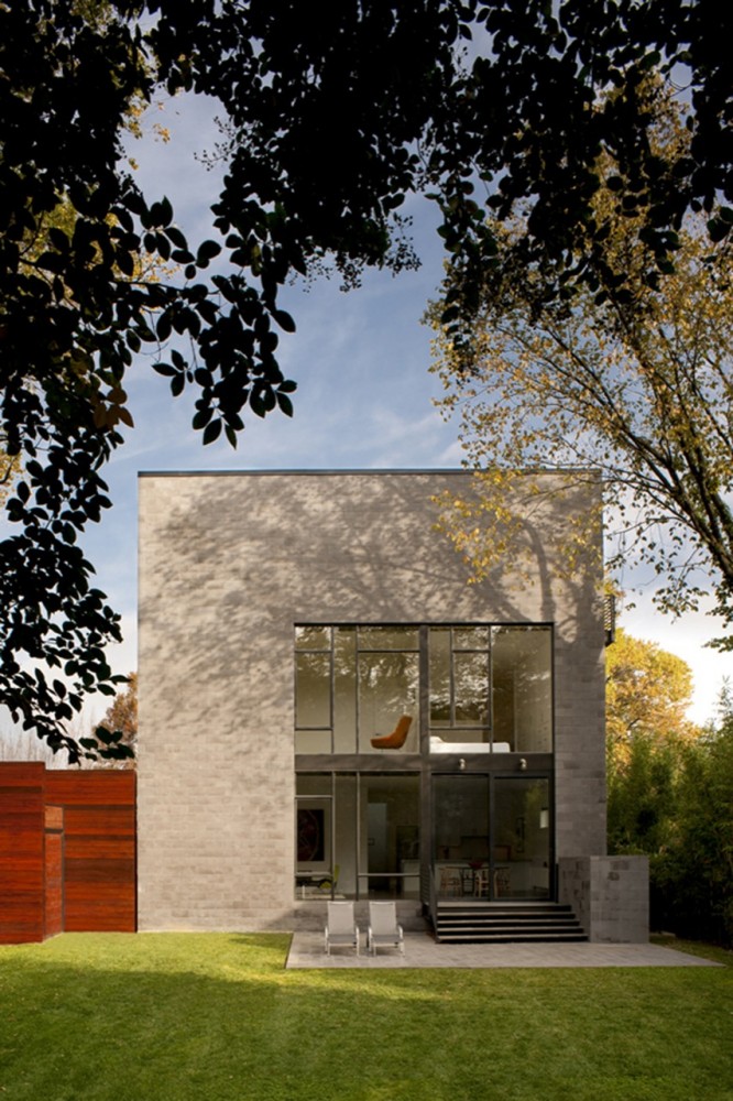 Hampden Lane House / Robert Gurney Architect