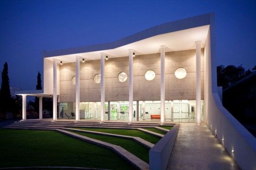 Educational Language Facility In Ramla / Ron Fleisher