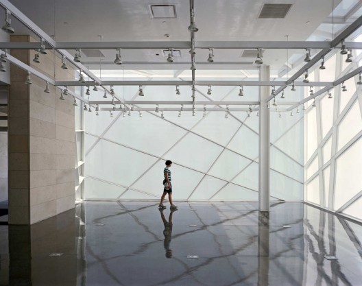 Kupferberg Holocaust Resource Center and Archives / TEK Architects