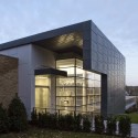 Kupferberg Holocaust Resource Center and Archives / TEK Architects Kupferberg Holocaust Resource Center and Archives / TEK Architects © Brian Rose Photography