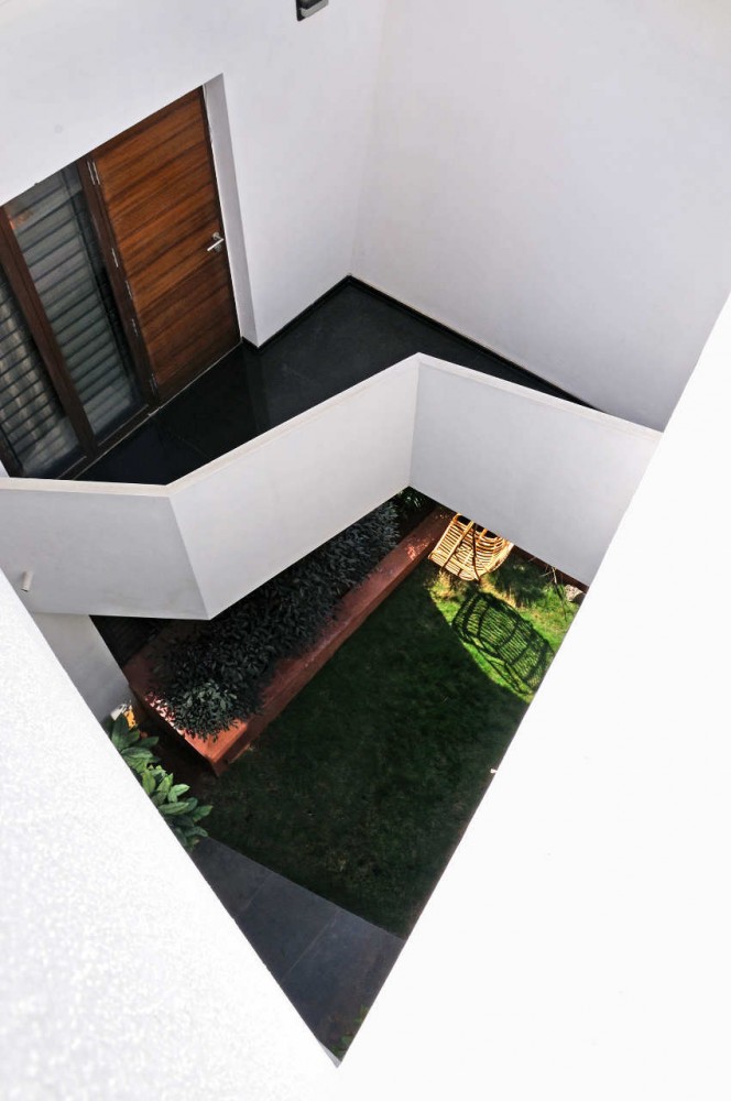 B House / Cadence