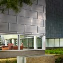 Dallas Public Library Lochwood Branch / Meyer Scherer & Rockcastle © Charles Davis Smith