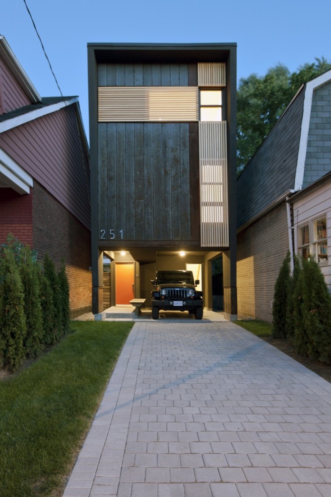 Shaft House / Atelier rzlbd