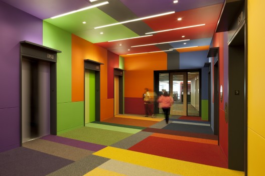 Valspar Corporation Administrative Headquarters / Meyer, Scherer & Rockcastle