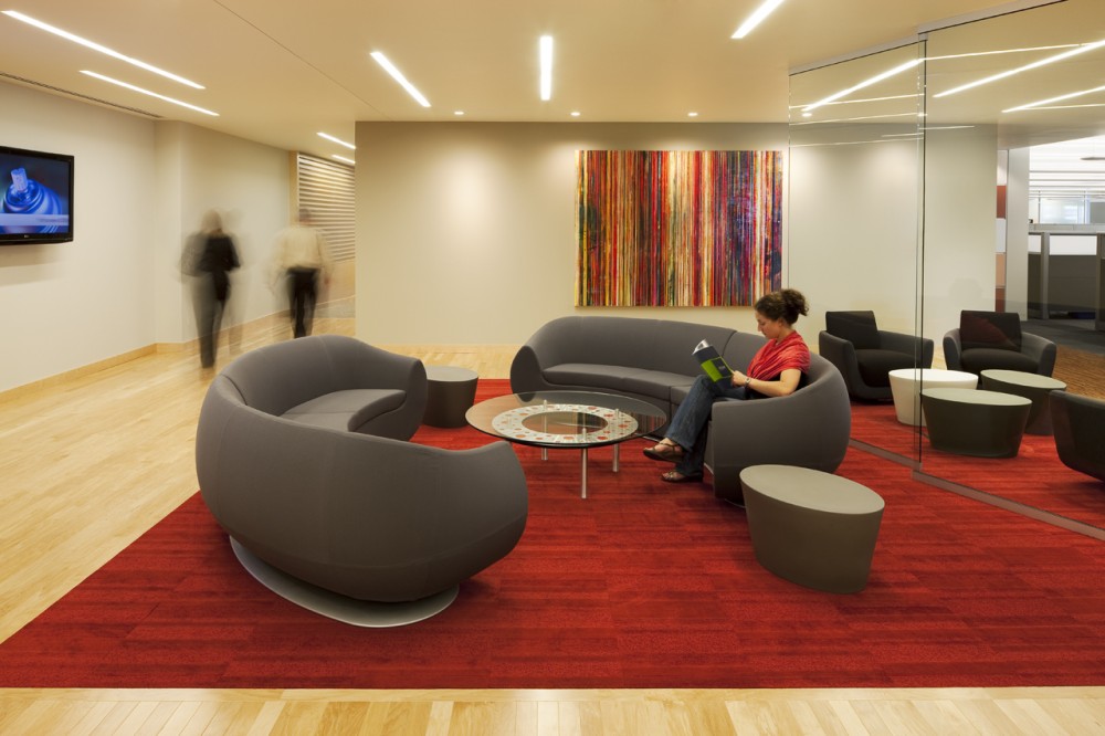 Valspar Corporation Administrative Headquarters / Meyer, Scherer & Rockcastle