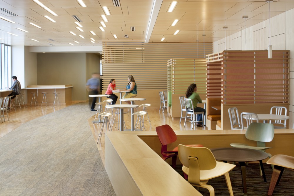 Valspar Corporation Administrative Headquarters / Meyer, Scherer & Rockcastle