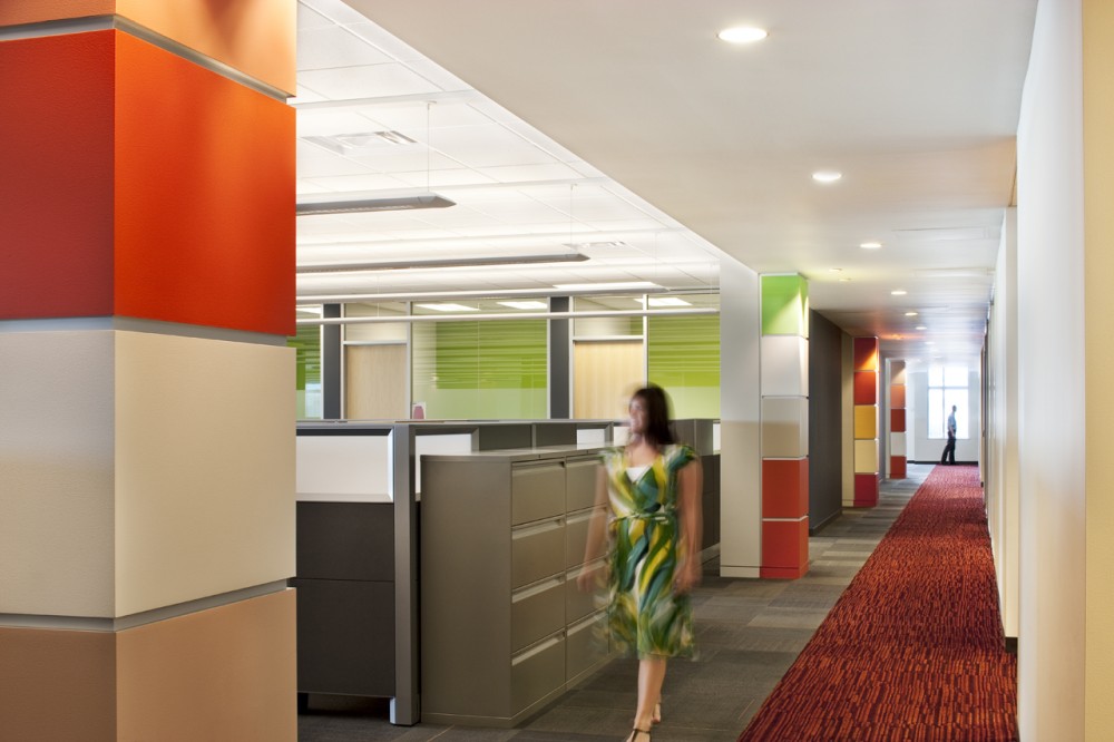 Valspar Corporation Administrative Headquarters / Meyer, Scherer & Rockcastle