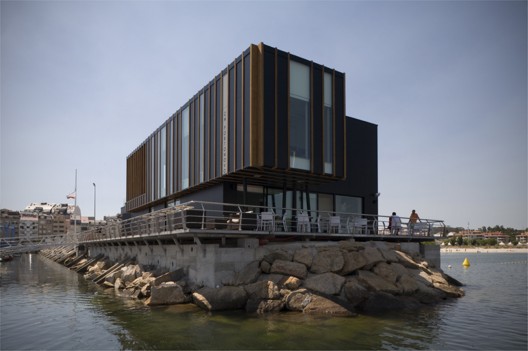 Nautical Portonovo / Díaz y Díaz Arquitectos