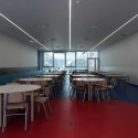 School Center Paredes – Alenquer / André Espinho School Center Paredes – Alenquer / André Espinho © FG+SG – Fernando Guerra, Sergio Guerra