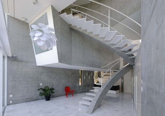 T-House In Kyoto / atelier Boronski