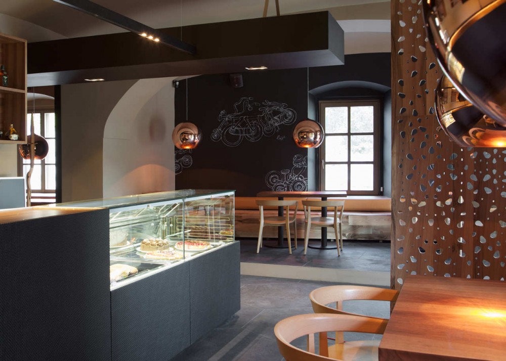 Cafeteria Rog / AKSL arhitekti