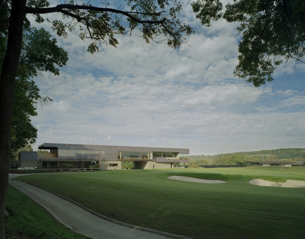 Blessings Golf Clubhouse and Guardhouse /  Marlon Blackwell Architect