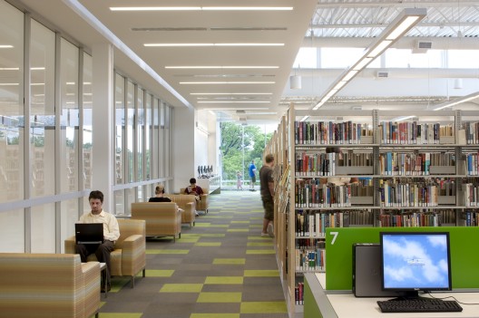 Ramsey County Roseville Library / Meyer, Scherer & Rockcastle