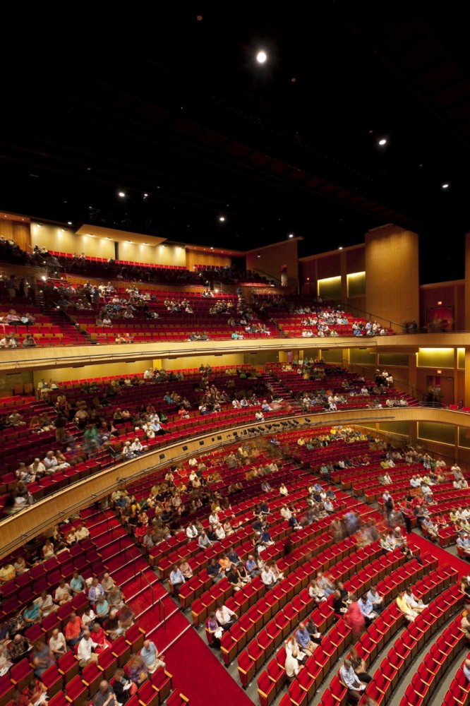 The Durham Performing Arts Center / Szostak Design