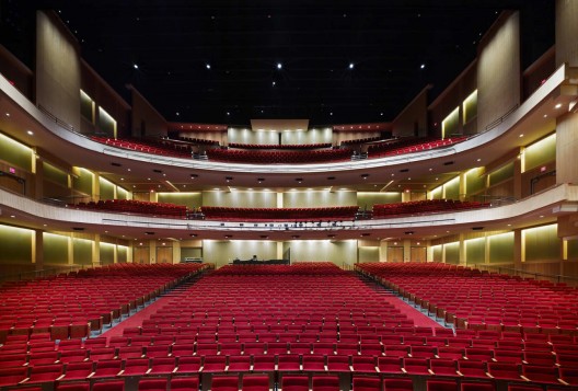 The Durham Performing Arts Center / Szostak Design