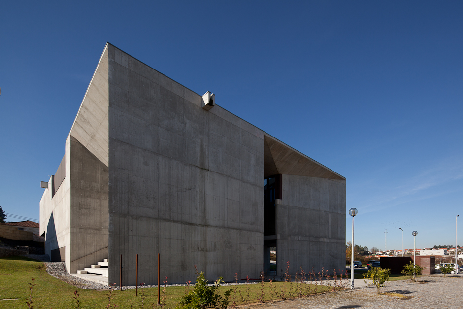 Brufe Social Center / Imago
