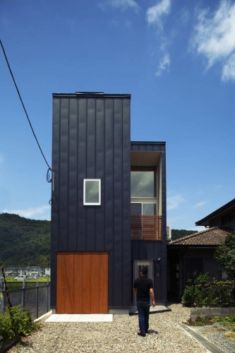 Y-House / TOFU