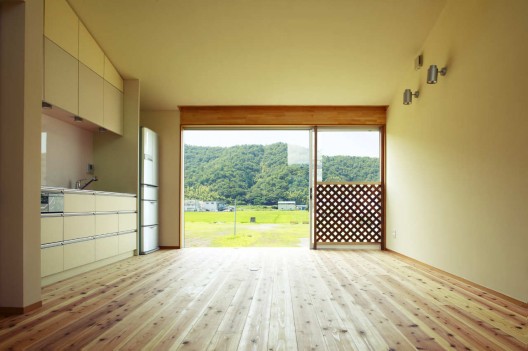 Y-House / TOFU