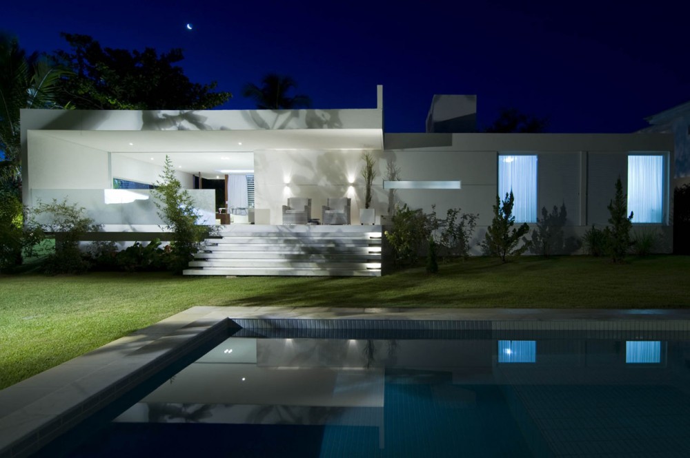 House Carqueija / Bento e Azevedo Arquitetos Associados © Tarso Figueira
