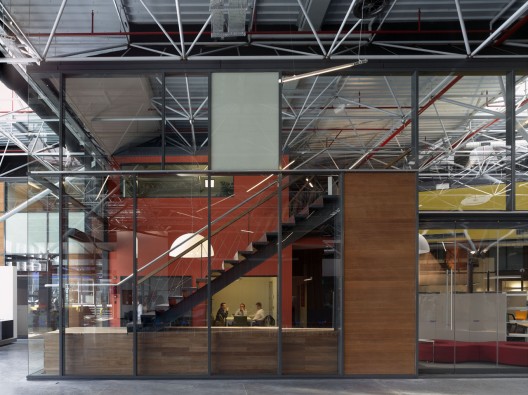 Building Information Center / Erginoğlu & Çalışlar Architects