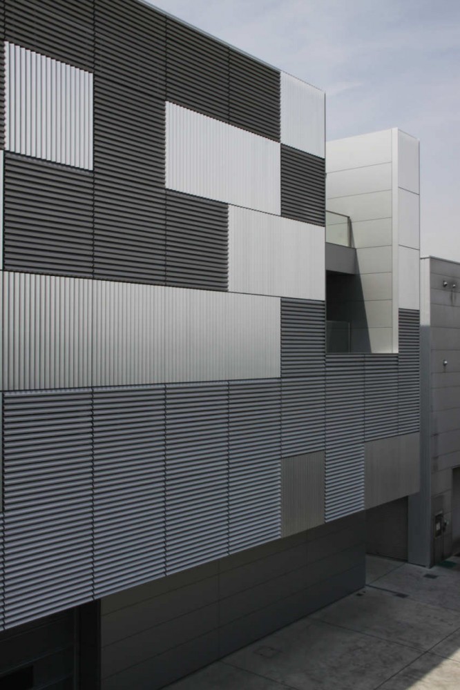 Breathing Factory / Takashi Yamaguchi & Associates