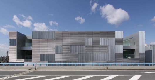 Breathing Factory / Takashi Yamaguchi & Associates