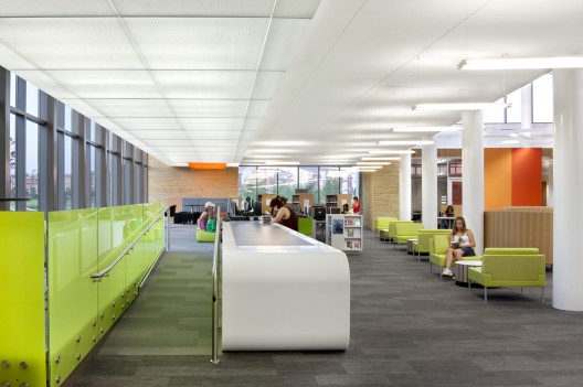 Hennepin County Library Maple Grove / Meyer, Scherer & Rockcastle