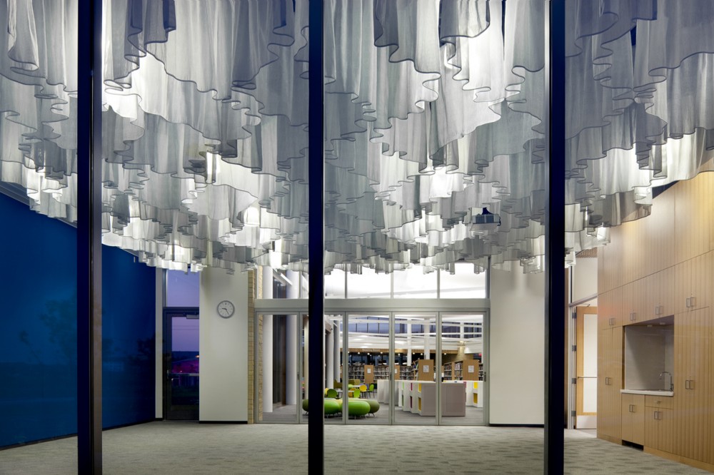Hennepin County Library Maple Grove / Meyer, Scherer & Rockcastle