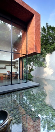 House In Nursery / Rudi Kelana, Gerard Tambunan