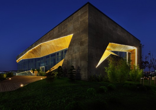 Office Building In Istanbul / Tago Architects